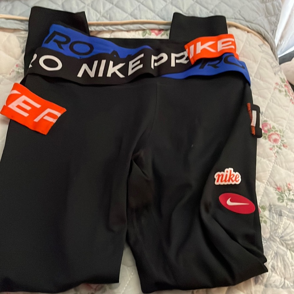 Nike cross over leggings icon clash